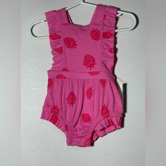 Cat & Jack Pink Strawberry Print Baby Romper Size 3-6 months - Picture 1 of 7